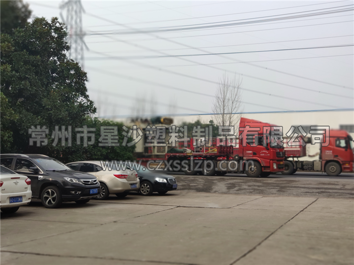 吹塑機(jī)已安全運送至星沙工廠1
